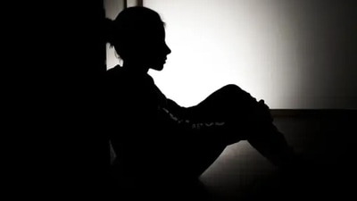 People-pleasing is a harmful behaviour pattern. It makes us prioritise others to the point that we end up betraying our own needs. "Moving beyond these thoughts is about creating a new narrative for ourselves, one where our self-worth isn't tied to how much we can please others," wrote Therapist Klara Kernig as she shared a few thoughts that fuel our need for people-pleasing. (Unsplash) People-pleasing is a harmful behaviour pattern. It makes us prioritise others to the point that we end up betraying our own needs. "Moving beyond these thoughts is about creating a new narrative for ourselves, one where our self-worth isn't tied to how much we can please others," wrote Therapist Klara Kernig as she shared a few thoughts that fuel our need for people-pleasing. (Unsplash)