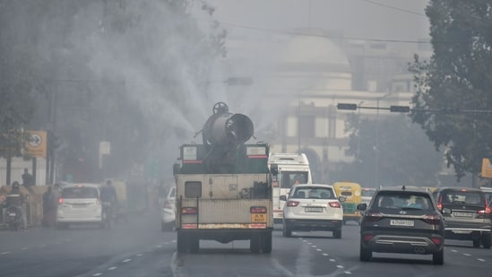 "It's getting tougher for us to take morning strolls as the cold is extreme. The fog and pollution are further compounding the woes of regular commuters and morning walkers. We are having step outdoors wearing masks to keep out health problems caused because of pollution," a local told was quoted as saying by news agency ANI on Saturday.&nbsp;(ANI)