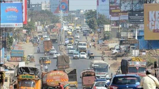 The entry points of both Pune-Ahmednagar and Nashik roads face continuous traffic jams, causing inconvenience to citizens on a regular basis. (HT FILE)