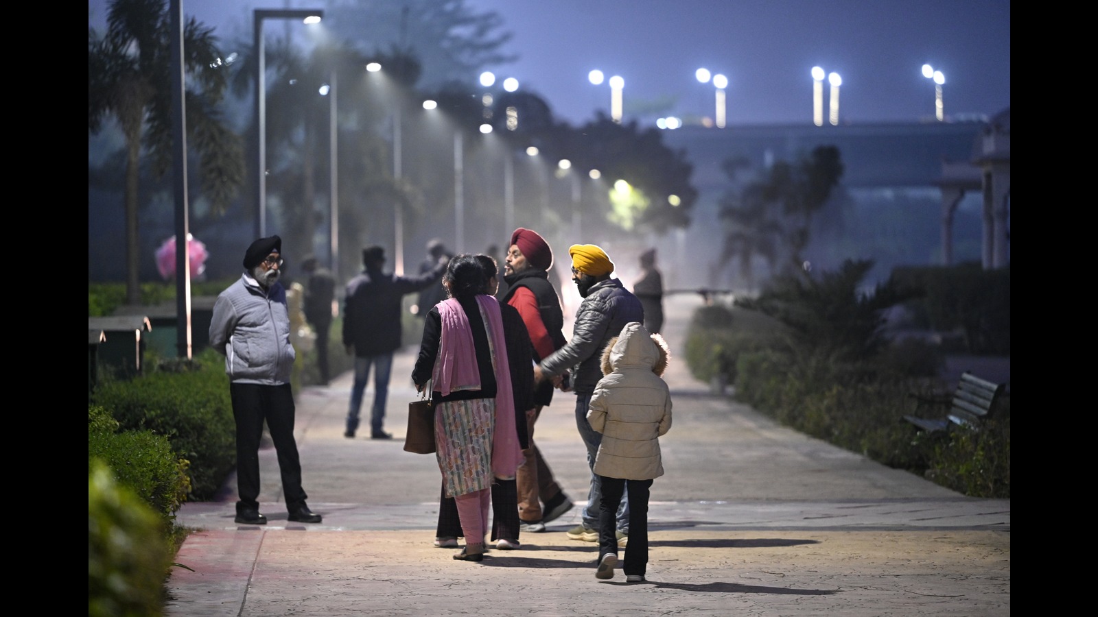 Brace for fog, winter chill over next few days in Uttar Pradesh: Met dept - Vimarsana News