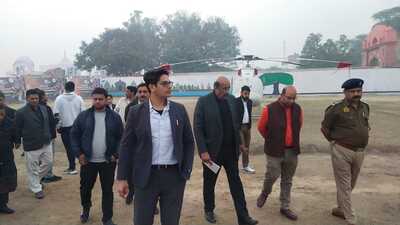 DM Agra reviewing the arrangements. (HT)
