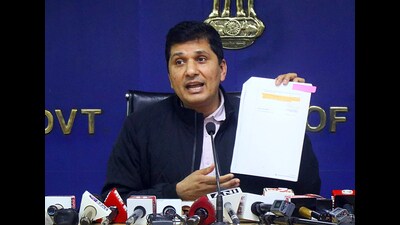 Health minister Saurabh Bharadwaj on Saturday said that the inquiry by the LG on spurious drugs was ordered selectively, omitting action against “sub-standard consumables” purchased from the central government portals. (ANI) Health minister Saurabh Bharadwaj on Saturday said that the inquiry by the LG on spurious drugs was ordered selectively, omitting action against “sub-standard consumables” purchased from the central government portals. (ANI)