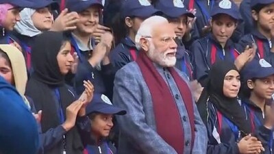 Prime Minister Narendra Modi on Sunday interacted with about 250 students representing almost every district of Jammu and Kashmir as part of 'Watan Ko Jano' programme under which they have been touring the country. (ANI)