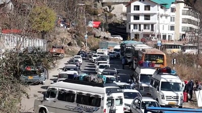 In a video shared by news agency ANI, vehicles en route to Manali before Christmas Eve were depicted trapped in an extensive traffic snarl on Sunday (ANI) In a video shared by news agency ANI, vehicles en route to Manali before Christmas Eve were depicted trapped in an extensive traffic snarl on Sunday (ANI)