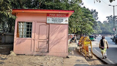 The pink booth at Pandav Nagar near Sanjay Lake in New Delhi, was shut on on Friday during a spot check by HT. (Raj K Raj/HT photo) The pink booth at Pandav Nagar near Sanjay Lake in New Delhi, was shut on on Friday during a spot check by HT. (Raj K Raj/HT photo)