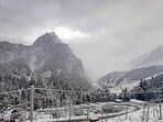 Thousands throng Himachal for Christmas holidays, Atal Tunnel among sought-after destinations