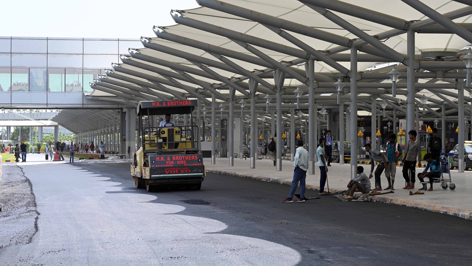 Delhi: Rape accused brought in from Bahrain escapes at IGI airport - Vimarsana News
