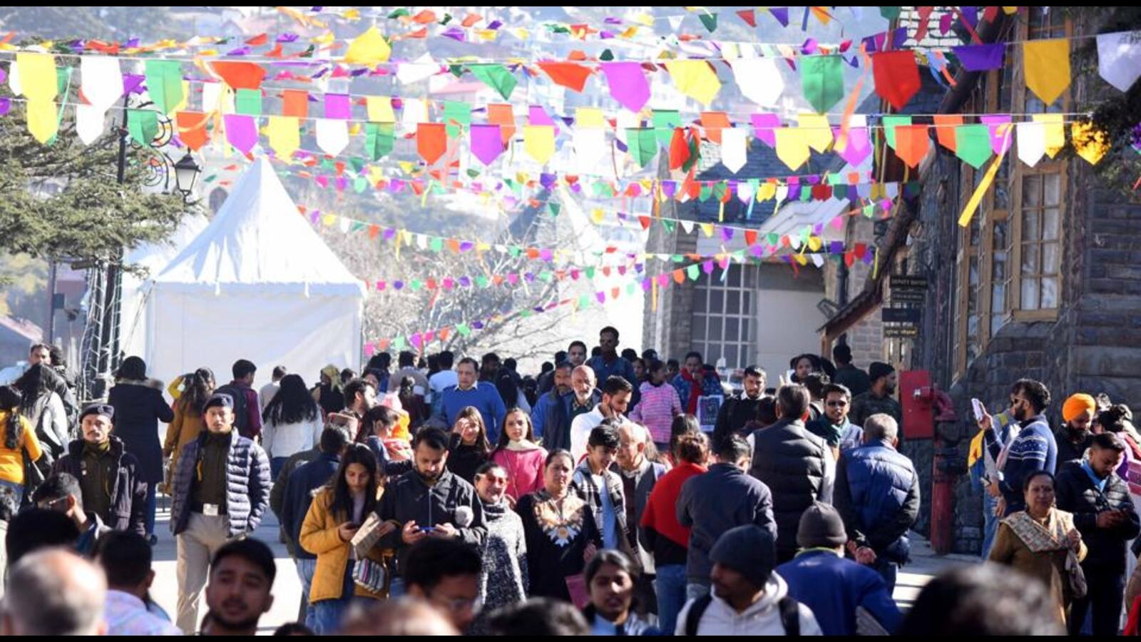 Christmas rush in Himachal, snow draws tourists to Atal Tunnel - Vimarsana News
