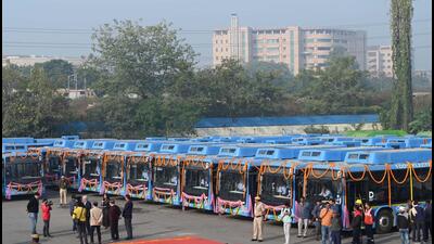 500 e-buses were added to the DTC fleet last week. (Arvind Yadav/HT Photo) 500 e-buses were added to the DTC fleet last week. (Arvind Yadav/HT Photo)