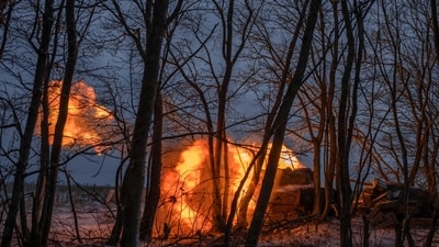 Russia-Ukraine War: Ukrainian service members of the 4th Ivan Vyhovskyi Separate Tank Brigade fire a 2S1 Gvozdika self-propelled howitzer toward Russian troops near the front line town of Kupiansk. (Reuters)