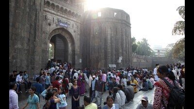 There was a heavy rush at major monuments and religious places. As tourists flocked to Shaniwarwada, Lal Mahal, and Nana Wada. (HT PHOTO) There was a heavy rush at major monuments and religious places. As tourists flocked to Shaniwarwada, Lal Mahal, and Nana Wada. (HT PHOTO)