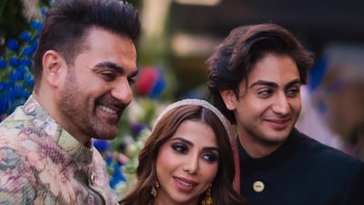 Arbaaz Khan and Sshura Khan tied the knot on Sunday and his son Arhaan Khan, 21, gave a beautiful musical performance at the wedding. Here is a new family picture from Bollywood. Arbaaz Khan and Sshura Khan tied the knot on Sunday and his son Arhaan Khan, 21, gave a beautiful musical performance at the wedding. Here is a new family picture from Bollywood. 