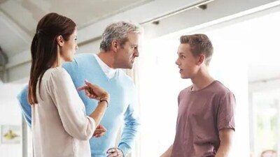Conflicts and chaos are elements in a dysfunctional home and that does not stop even during the holidays. Repetitive conflicts during the festivities can make us anxious. (Unsplash) Conflicts and chaos are elements in a dysfunctional home and that does not stop even during the holidays. Repetitive conflicts during the festivities can make us anxious. (Unsplash)