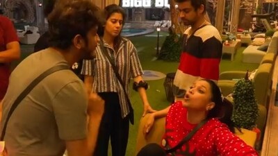 Munawar Faruqui and Mannara Chopra had an ugly fight in the Bigg Boss house. Munawar Faruqui and Mannara Chopra had an ugly fight in the Bigg Boss house.