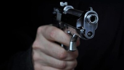 One police inspector in Patna was shot in the hand by some unknown miscreants. (Getty Images) One police inspector in Patna was shot in the hand by some unknown miscreants. (Getty Images)