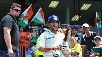Sachin Tendulkar walks out to bat at Centurion (Getty Images)
