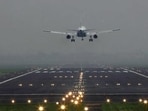 Dense fog continues to engulf Delhi, airport alerts on flight delays 