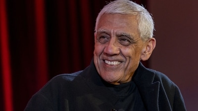 Vinod Khosla, founder and partner of Khosla Ventures, during the Fortune Brainstorm AI conference in San Francisco, California, US, on Tuesday, Dec. 12, 2023. The conference gathers leaders in machine learning and artificial intelligence to assess the industry and examine new business cases for AI. (Bloomberg) Vinod Khosla, founder and partner of Khosla Ventures, during the Fortune Brainstorm AI conference in San Francisco, California, US, on Tuesday, Dec. 12, 2023. The conference gathers leaders in machine learning and artificial intelligence to assess the industry and examine new business cases for AI. (Bloomberg)