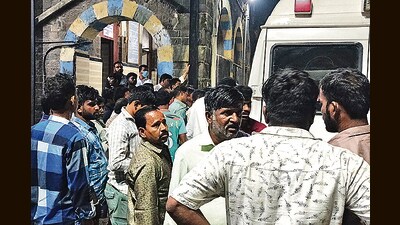 Several peoplefrom the locality were gathered in one corner of JJ Hospital, where the families of the victims sat waiting for the bodies to be handed over. Several peoplefrom the locality were gathered in one corner of JJ Hospital, where the families of the victims sat waiting for the bodies to be handed over.