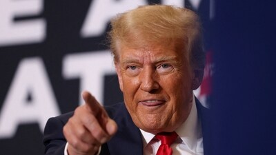 FILE PHOTO: Republican presidential candidate and former U.S. President Donald Trump attend a Waterloo, Iowa campaign event. REUTERS/Scott Morgan/File Photo (REUTERS)