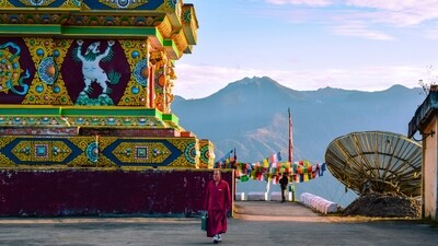 Tawang, Arunachal Pradesh: The charming town of Tawang in Arunachal Pradesh is a pure and unspoilt tourist destination, offering a striking contrast of nature's colour palette, where deep emerald forests give way to stark icy peaks and snow-capped mountains. Tawang takes you on an adventure that begins with travelling over zigzagging and twisting mountain passes, including Sela, one of the highest motorable roads in the world, to reach the town. Surrounded by spectacular snow-capped mountain ranges to the east, Tawang is dotted with charming Buddhist temples. (Unsplash)
