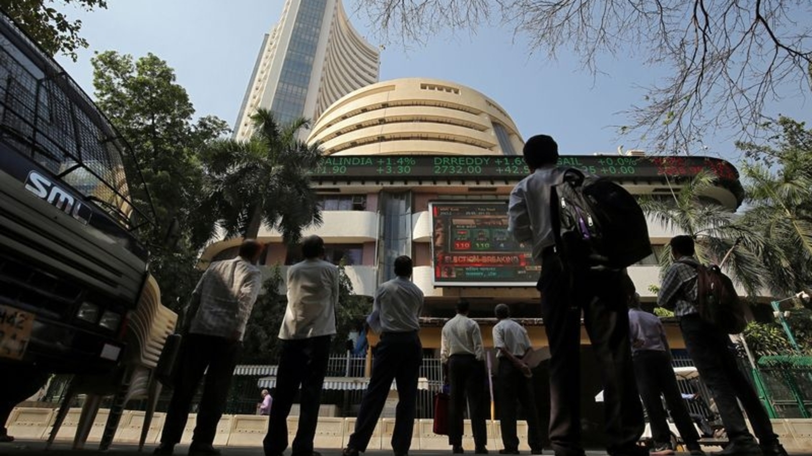 Sensex crosses 72,000 mark for first time, Nifty at all-time high of 21,654 - Vimarsana News