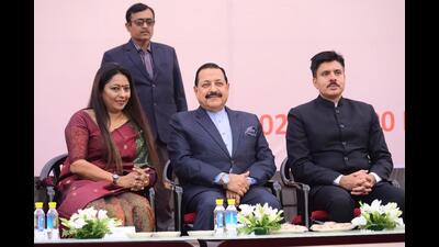 (From left) Kshipra Shukla (chairperson, UPIDR), Jitendra Singh (Minister of State for Science and Technology), and Pranjal Yadav (director, UPIDR) at the closing ceremony of an ODOP training programme, in Lucknow. (Sourced) (From left) Kshipra Shukla (chairperson, UPIDR), Jitendra Singh (Minister of State for Science and Technology), and Pranjal Yadav (director, UPIDR) at the closing ceremony of an ODOP training programme, in Lucknow. (Sourced)