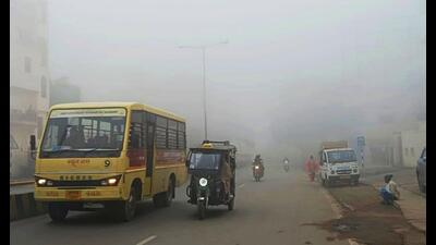 A foggy morning in Varanasi. (HT Photo) A foggy morning in Varanasi. (HT Photo)