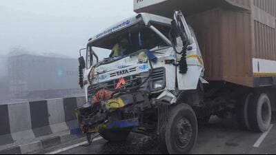A vehicle carrying chickens met with an accident due to low visibility caused by dense fog near the Jharna Nala area on the Agra-Firozabad highway. (ANI) A vehicle carrying chickens met with an accident due to low visibility caused by dense fog near the Jharna Nala area on the Agra-Firozabad highway. (ANI)