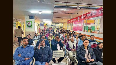 Doctors during a protest in support of their demands in a Panchkula hospital. (HT)
