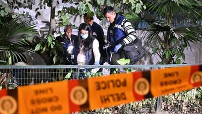 Security personnel and FSL team scan the area behind the Israeli embassy in the national capital after a low-intensity blast on Tuesday. (Vipin Kumar/ HT Photo) Security personnel and FSL team scan the area behind the Israeli embassy in the national capital after a low-intensity blast on Tuesday. (Vipin Kumar/ HT Photo)