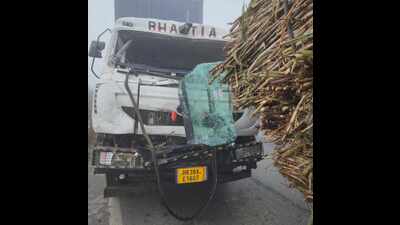 Seven vehicles piled-up on Karnal road amid fog. (HT)