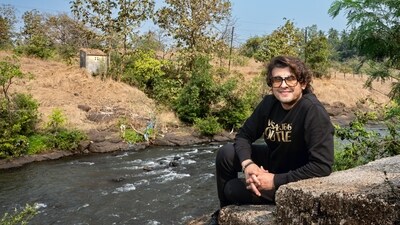Sonu Nigam by the river at his farmhouse in Karjat (Raju Shinde/HT)