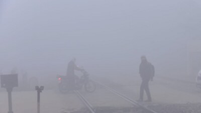 The fog on Wednesday was the thickest across north India. (HT PHOTO) The fog on Wednesday was the thickest across north India. (HT PHOTO)