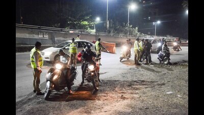 The police will detain any person caught driving under the influence of alcohol or driving above the permissible speed limit and will have a dedicated team on the streets. (HT FILE) The police will detain any person caught driving under the influence of alcohol or driving above the permissible speed limit and will have a dedicated team on the streets. (HT FILE)