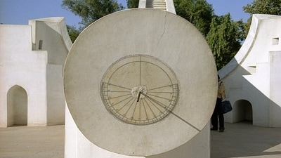 Sun Dial "Jantar Mantar at the Ved Shala (Observatory), Ujjain (Gyanendra Singh Chauhan/WikiCommons) Sun Dial "Jantar Mantar at the Ved Shala (Observatory), Ujjain (Gyanendra Singh Chauhan/WikiCommons)