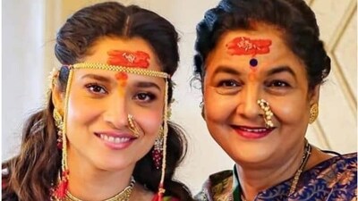 Ankita Lokhande's mother has reacted to Vicky Jain raising his hand to slap her. Ankita Lokhande's mother has reacted to Vicky Jain raising his hand to slap her.