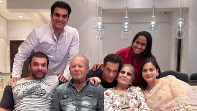 Salman with all his four siblings and parents. There is Arbaaz Khan, Sohail Khan, Alvira Agnihotri and Arpita Khan Sharma. They are joined by Salim Khan and Salma Khan. Salman with all his four siblings and parents. There is Arbaaz Khan, Sohail Khan, Alvira Agnihotri and Arpita Khan Sharma. They are joined by Salim Khan and Salma Khan.