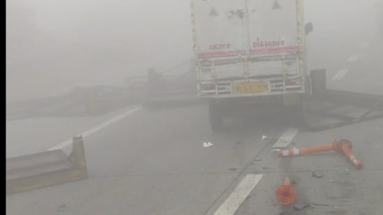 The pile-up happened due to dense fog (HT PHOTO)