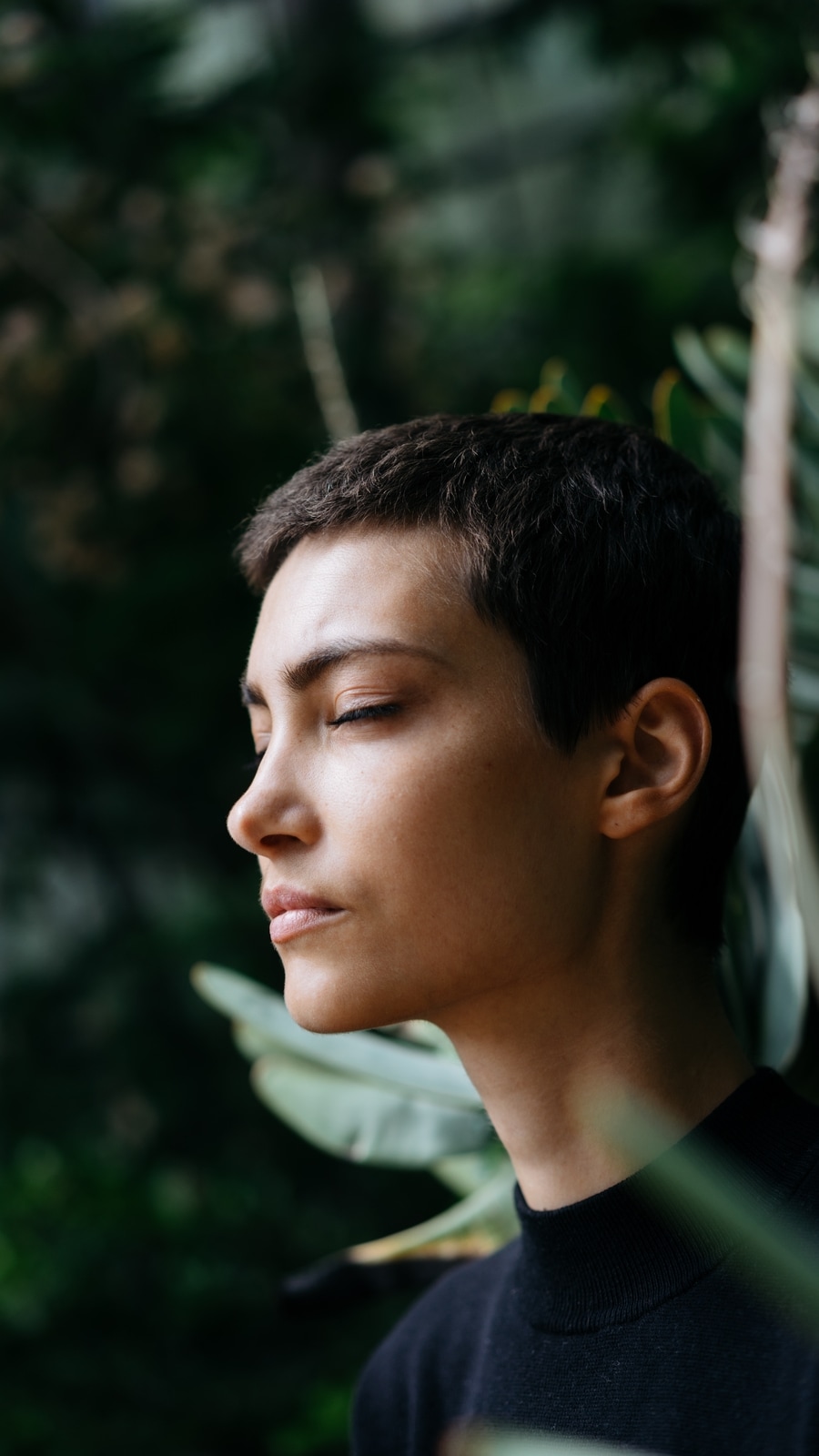 meditating_woman