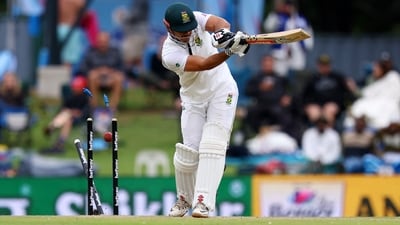 David Bedingham is bowled out by India's Mohammed Siraj (REUTERS)