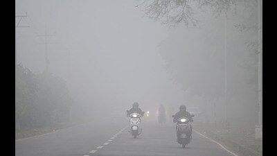 Scientist at IMD Chandigarh, Shivinder Singh said, “North Westerly winds were active in Chandigarh earlier due to its proximity with the Himalayas. The wind has stopped now so there was dense fog on Thursday.” (Ravi Kumar/HT) Scientist at IMD Chandigarh, Shivinder Singh said, “North Westerly winds were active in Chandigarh earlier due to its proximity with the Himalayas. The wind has stopped now so there was dense fog on Thursday.” (Ravi Kumar/HT)
