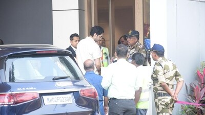 Agastya Nanda, who played Archie in The Archies, was seen at the Kalina airport Thursday morning. He was accompanied by sister Navya and the siblings were twinning in white. His rumoured girlfriend and The Archies co-star Suhana Khan was also spotted at the airport around the same time. Agastya Nanda, who played Archie in The Archies, was seen at the Kalina airport Thursday morning. He was accompanied by sister Navya and the siblings were twinning in white. His rumoured girlfriend and The Archies co-star Suhana Khan was also spotted at the airport around the same time. 