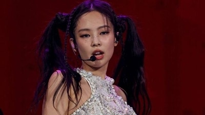 BLACKPINK’s Jennie Kim opted for a mini tutu skirt with a bejewelled top for her Coachella performance (Photo: Instagram) BLACKPINK’s Jennie Kim opted for a mini tutu skirt with a bejewelled top for her Coachella performance (Photo: Instagram)