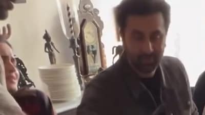 Ranbir Kapoor in the viral video. (Filmfare / Instagram) Ranbir Kapoor in the viral video. (Filmfare / Instagram)