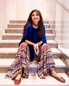 Emulate Shilpa Shetty Kundra and opt for juttis for your boho mehendi look Emulate Shilpa Shetty Kundra and opt for juttis for your boho mehendi look