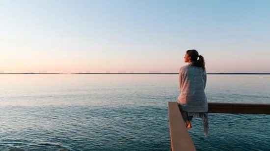 Instead of dwelling on negative thoughts, we should allow positive affirmations and try to seek solutions.&nbsp;(Unsplash)