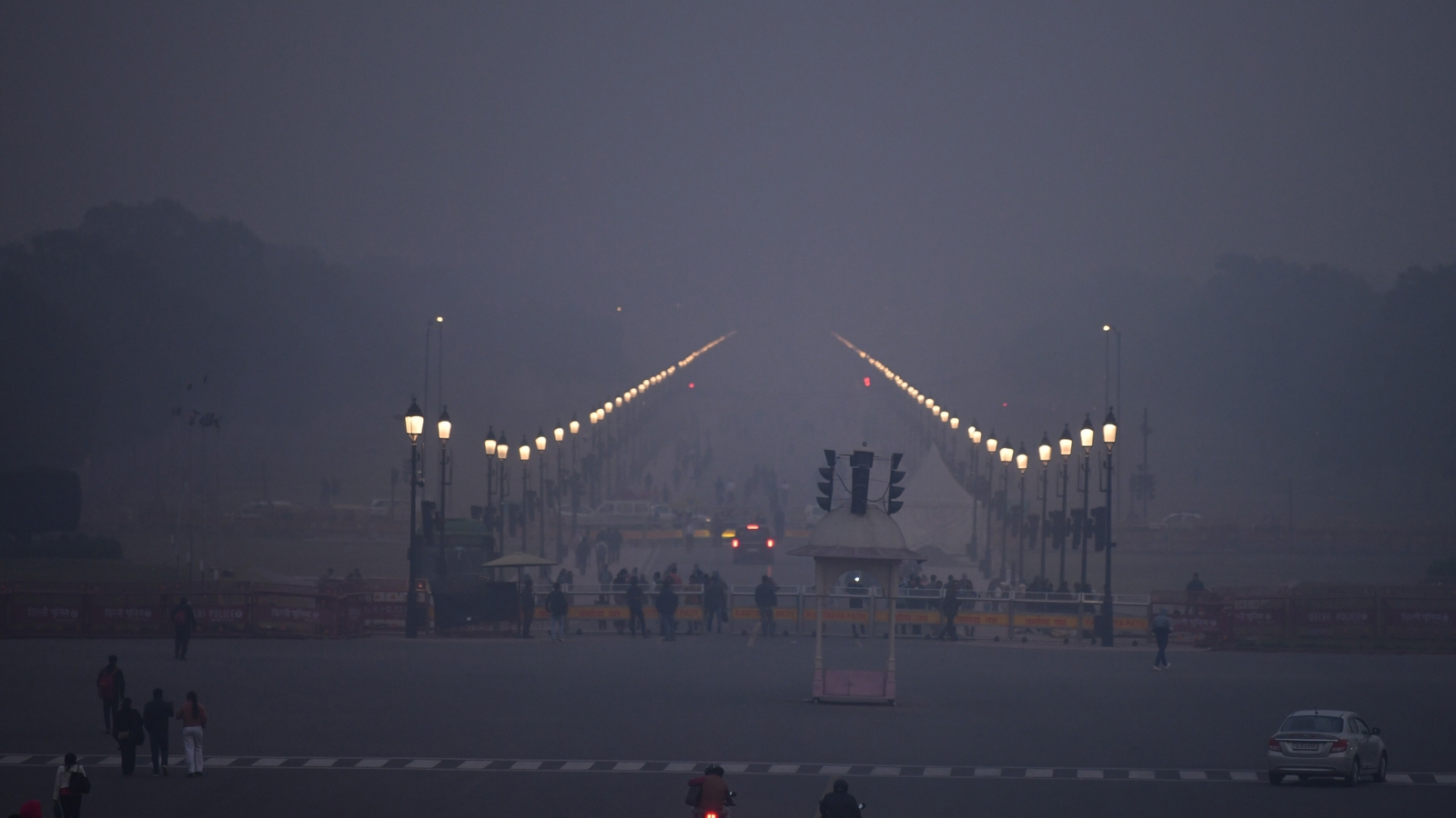 Maximum temperature dips below 20°C as Delhi shivers on grey day - Vimarsana News