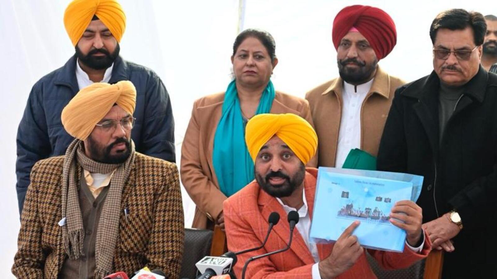 AAP vs BJP: Will parade Punjab R-Day tableau on Delhi streets, says defiant CM Mann - Vimarsana News