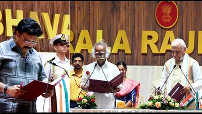 Kerala Governor Arif Mohammad Khan administers the oath of office to CPI(M)-led LDF members KB Ganesh Kumar and Ramachandran Kadannappalli as ministers during the swearing-in ceremony, at Raj Bhavan in Thiruvananthapuram on Friday. (ANI) Kerala Governor Arif Mohammad Khan administers the oath of office to CPI(M)-led LDF members KB Ganesh Kumar and Ramachandran Kadannappalli as ministers during the swearing-in ceremony, at Raj Bhavan in Thiruvananthapuram on Friday. (ANI)